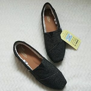 NWT Toms Black/White Speckled Wool with Shearling